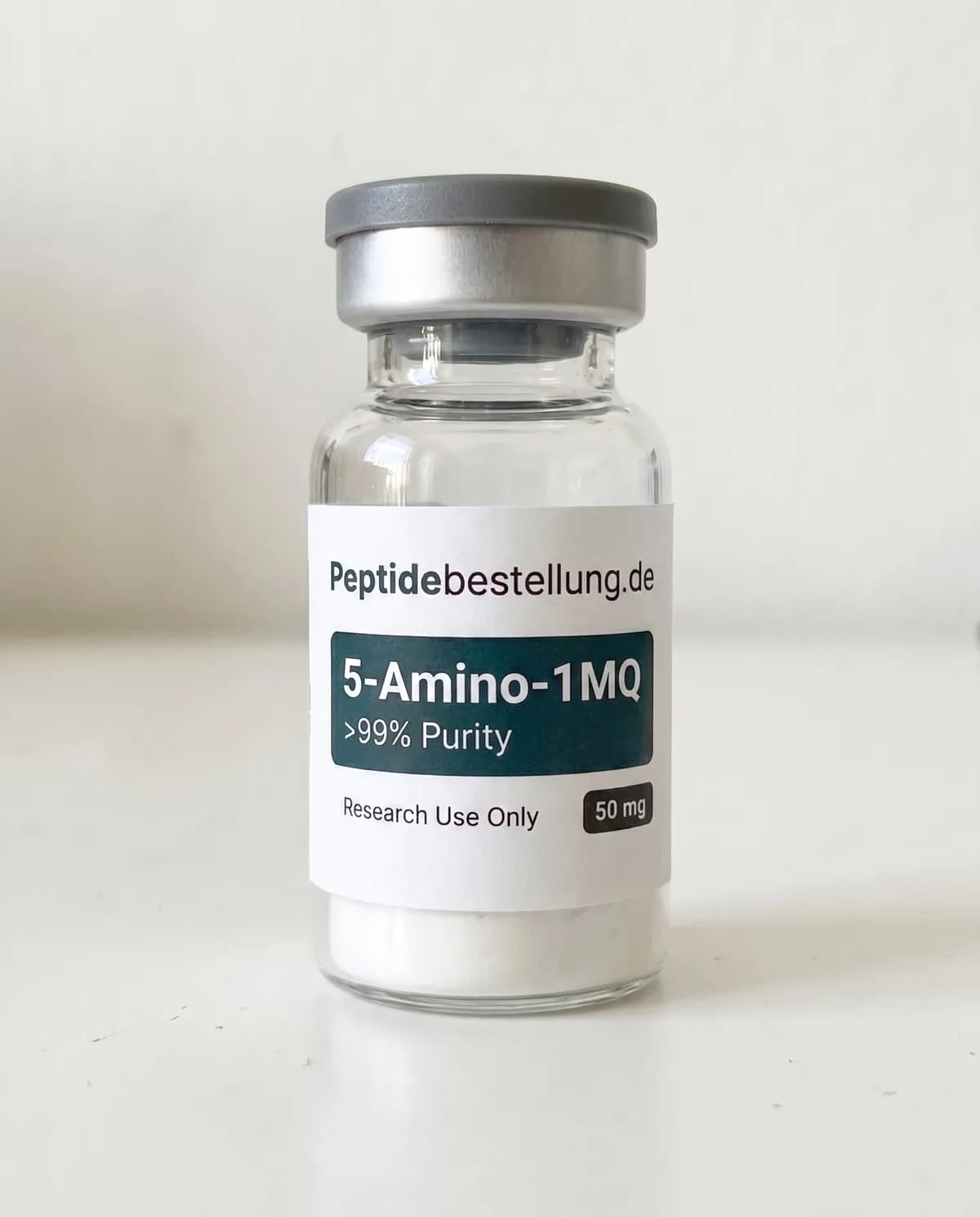 5-Amino-1MQ 5 mg Laborreagenz als beschriftetes Laborvial und analytischer Produktansicht