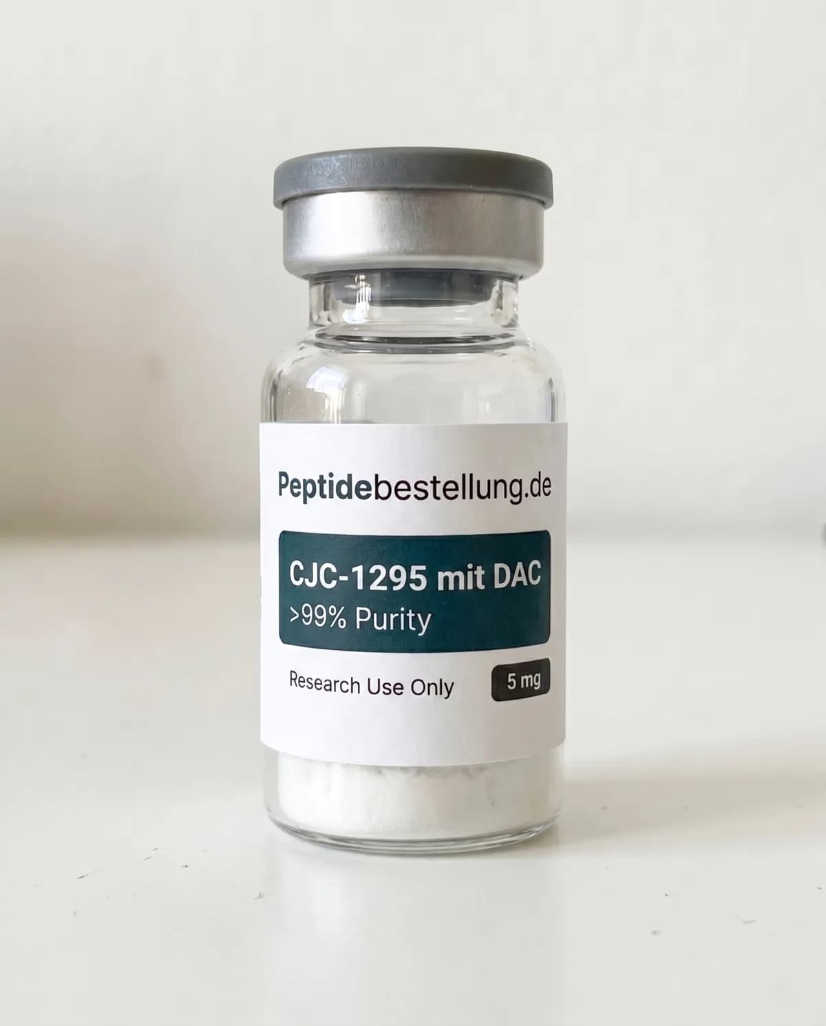 CJC-1295 mit DAC 5 mg Forschungspeptid als klares Vial mit Frontetikett und weißem lyophilisiertem Pulver