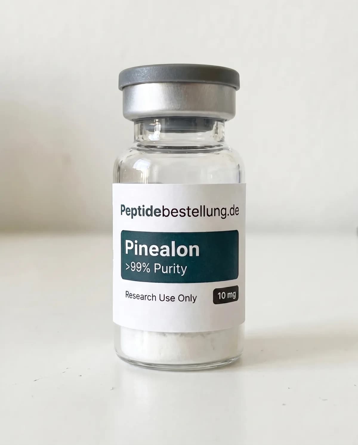 Pinealon 10 mg Neuropeptid als klares Vial mit Frontetikett und weißem lyophilisiertem Pulver